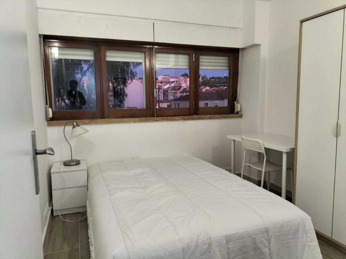Retreat View Tagu River Lisbon Bagian luar foto