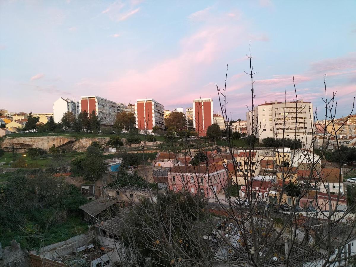 Retreat View Tagu River Lisbon Bagian luar foto